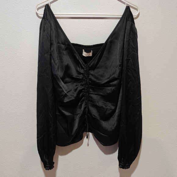 Abercrombie & Fitch Old Money Aesthetic Blouse Size Large Black Flowy Airy Cozy - Picture 2 of 7